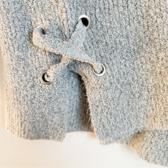 Le Chateau soft grey textured knit sweater - Picture 5 of 7